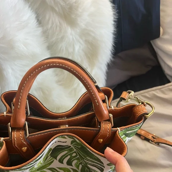 Dooney & Bourke Mini Barlow Palm Leaf - Picture 3 of 4
